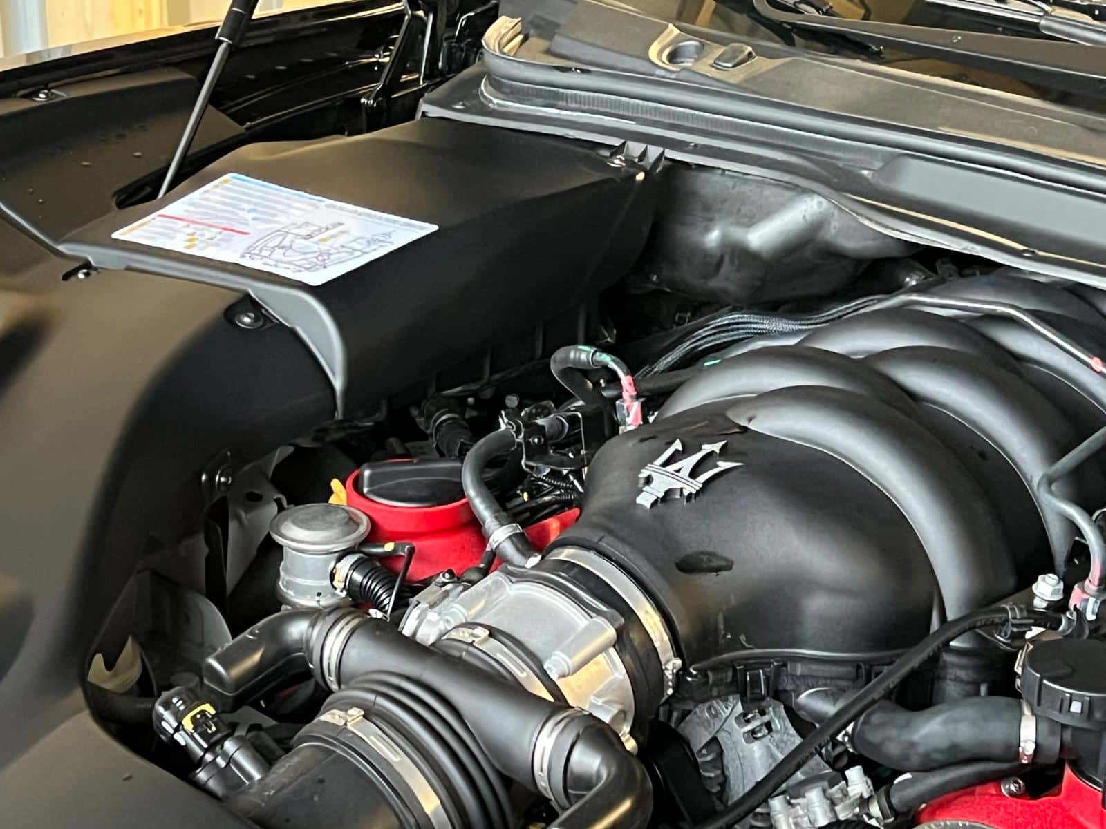 Contrôle technique d'une Maserati chez Expert Contrôle Automobile à Vichy, centre indépendant agréé