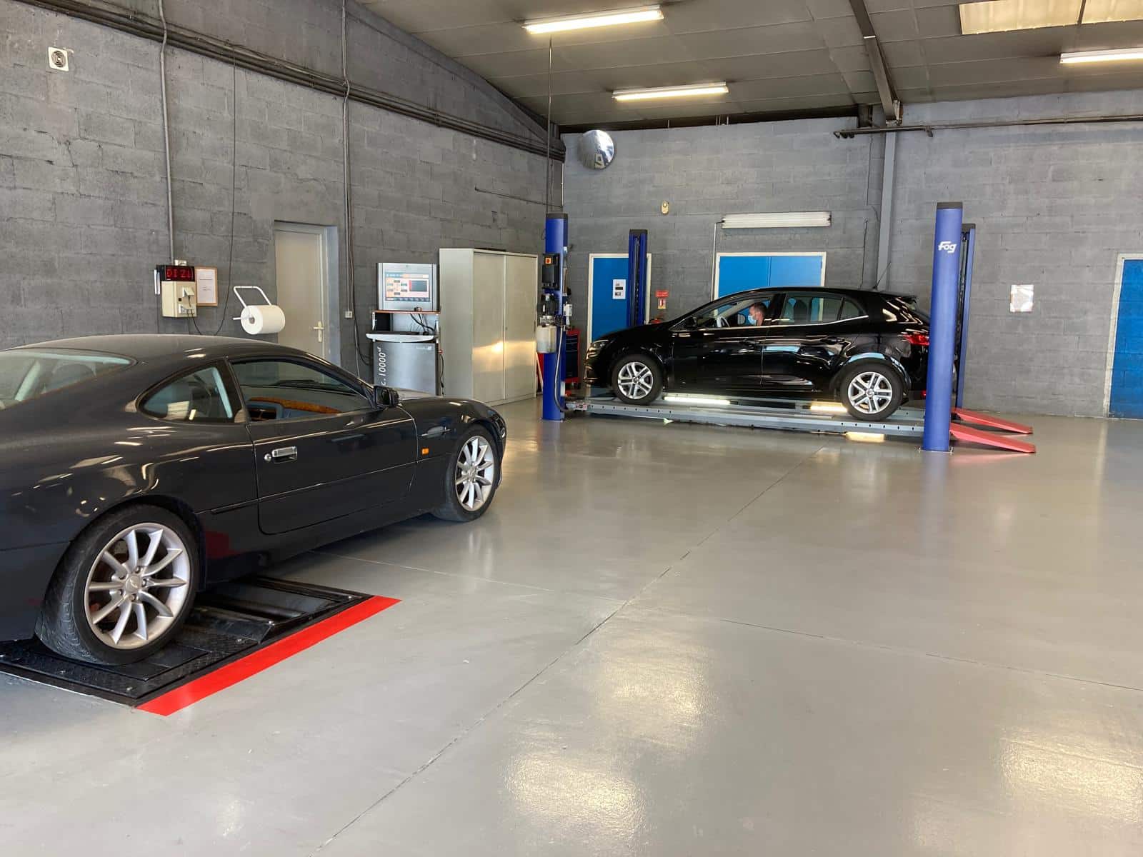 Intérieur du centre de contrôle technique Expert Contrôle Automobile à Vichy, à 4 minutes d'Abrest