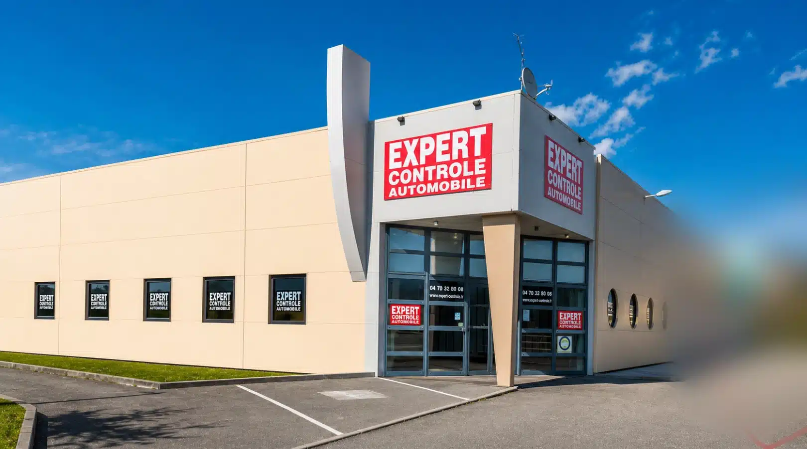 Centre Expert Contrôle Automobile à Vichy, situé avenue de la Croix Saint-Martin